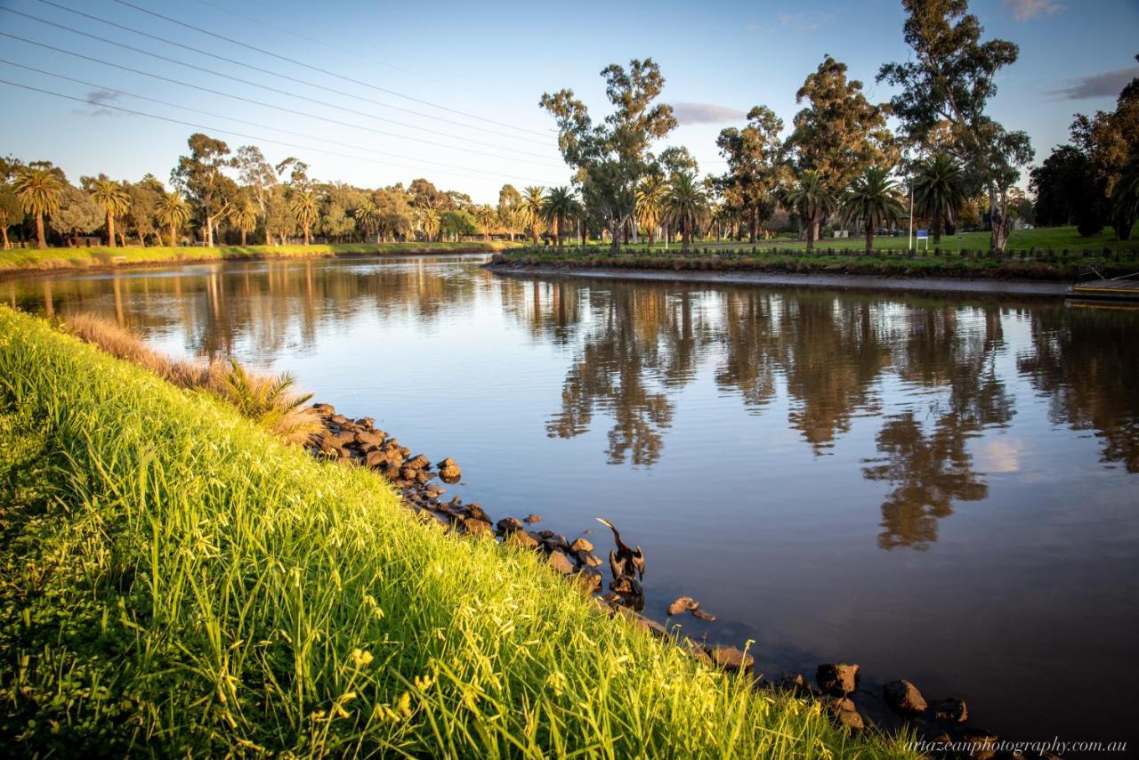 Modern, Clean, Luxury At The Right Price..... Lägenhet Maribyrnong Exteriör bild